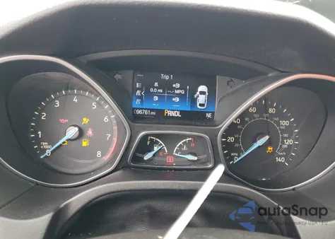 2016 Ford Focus Se z USA, uszkodzony, nr VIN 1FADP3K22GL250013